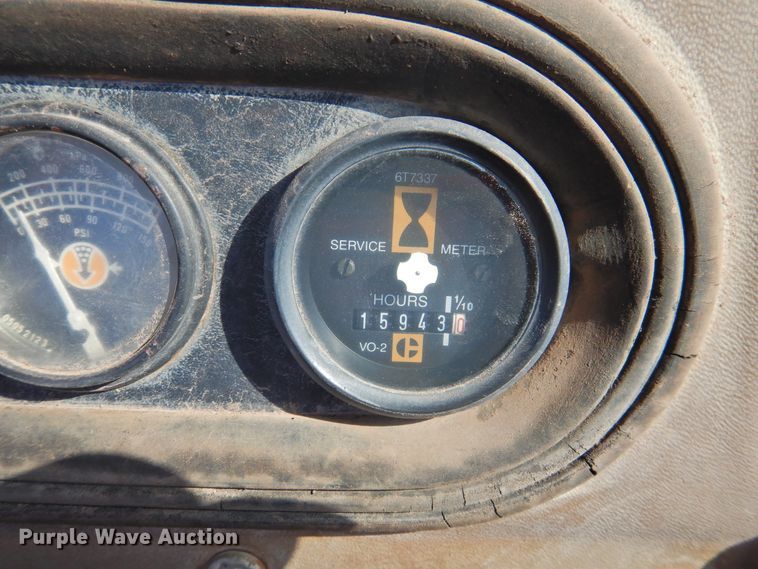 image for item DJ8364 1991 Caterpillar 615C  elevating scraper