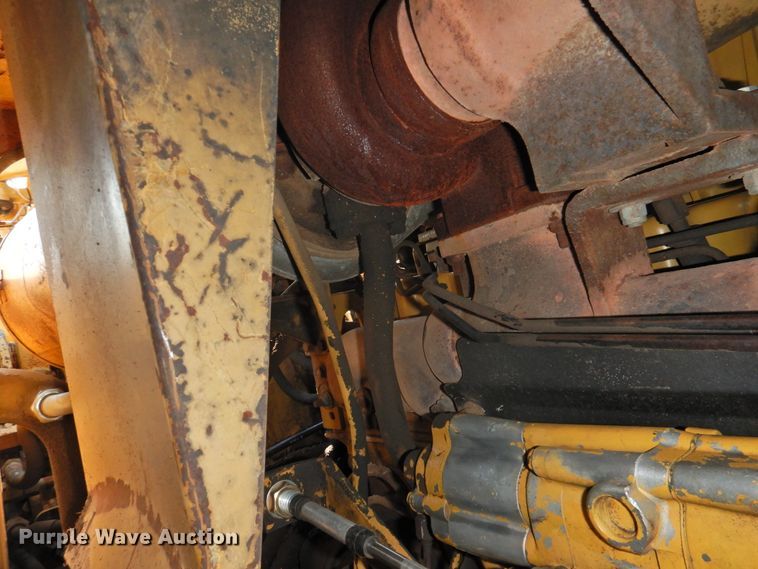 image for item DJ8364 1991 Caterpillar 615C  elevating scraper