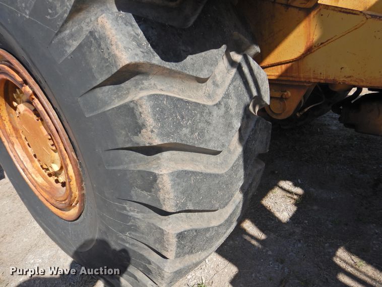 image for item DJ8364 1991 Caterpillar 615C  elevating scraper