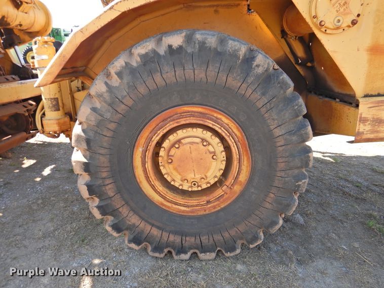 image for item DJ8364 1991 Caterpillar 615C  elevating scraper