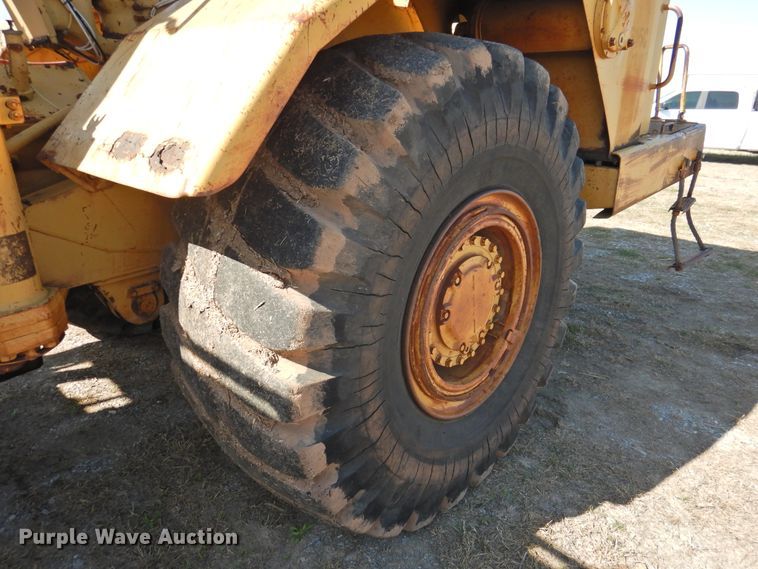 image for item DJ8364 1991 Caterpillar 615C  elevating scraper