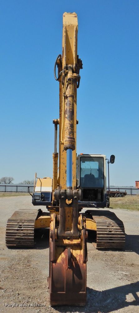 image for item DJ8374 Komatsu PC220LC  excavator