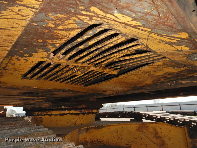 image for item DJ8374 Komatsu PC220LC  excavator