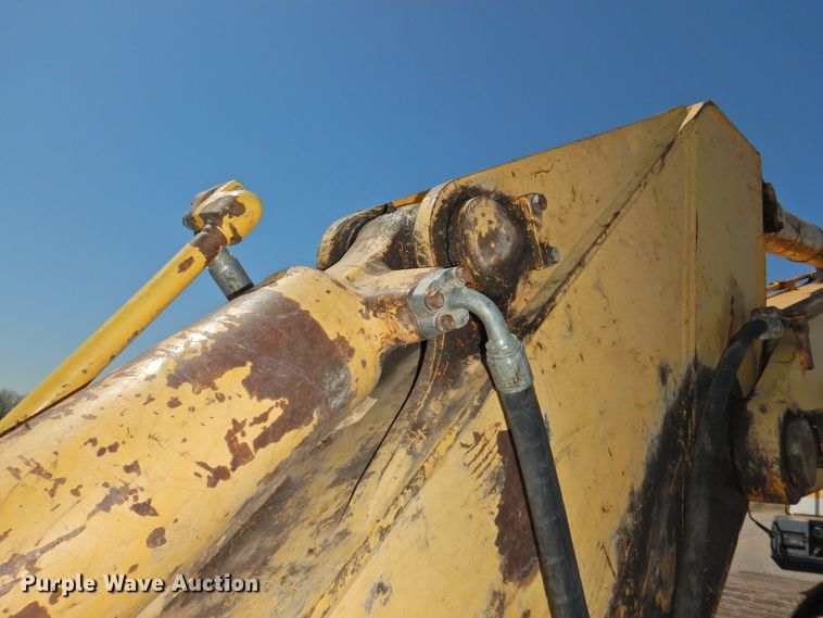 image for item DJ8374 Komatsu PC220LC  excavator