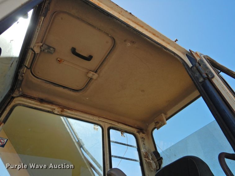 image for item DJ8374 Komatsu PC220LC  excavator