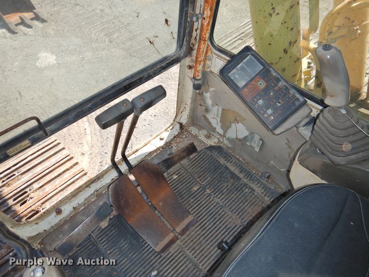 image for item DJ8374 Komatsu PC220LC  excavator