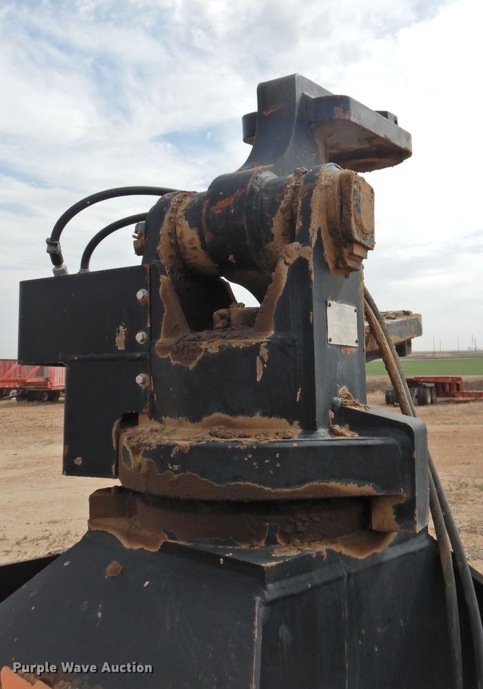 image for item DJ8382 74" W Anvil AM45 clamshell bucket