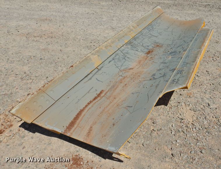 image for item DJ8429 John Deere 145"W dozer blade