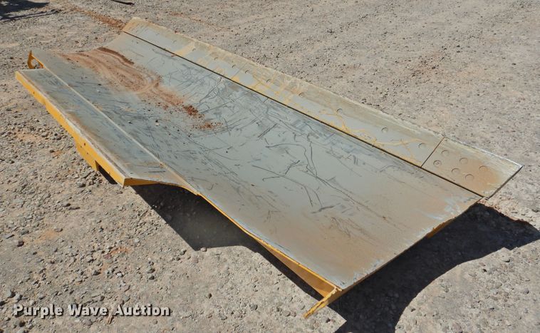 image for item DJ8429 John Deere 145"W dozer blade