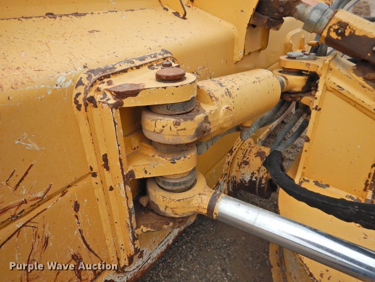 image for item DJ8434 2006 John Deere 550J LT  dozer