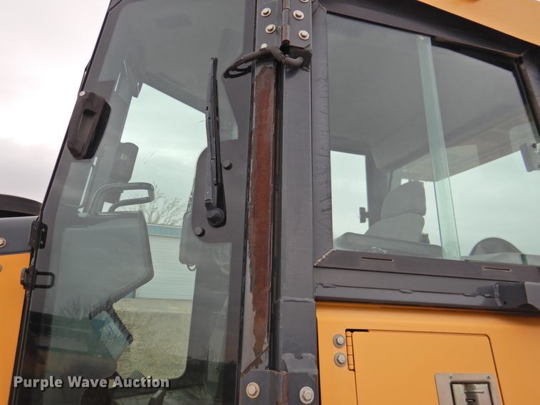 image for item DJ8434 2006 John Deere 550J LT  dozer