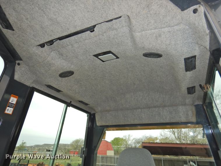 image for item DJ8434 2006 John Deere 550J LT  dozer