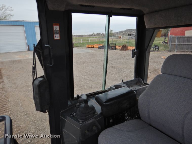 image for item DJ8434 2006 John Deere 550J LT  dozer