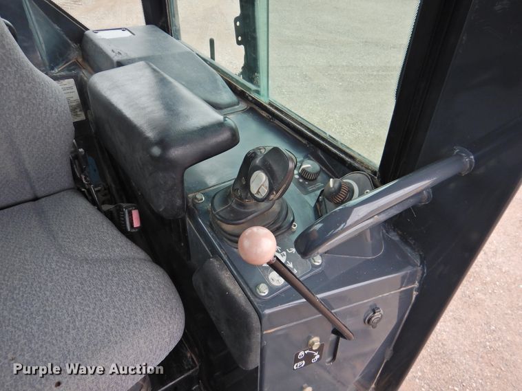 image for item DJ8434 2006 John Deere 550J LT  dozer