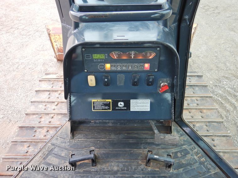 image for item DJ8434 2006 John Deere 550J LT  dozer