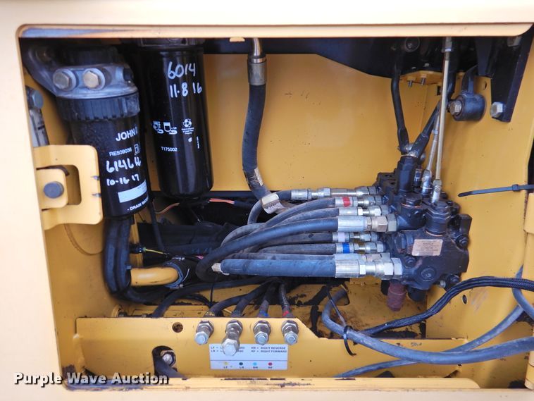 image for item DJ8434 2006 John Deere 550J LT  dozer