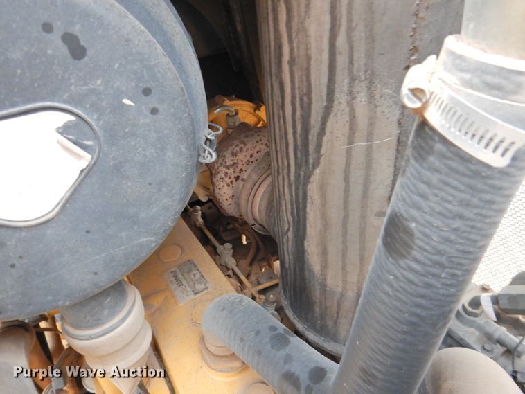 image for item DJ8434 2006 John Deere 550J LT  dozer