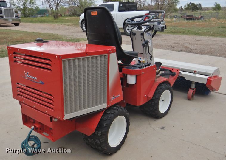 image for item DJ8437 Ventrac 3200  compact tractor
