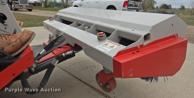 image for item DJ8437 Ventrac 3200  compact tractor