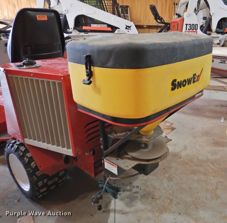 image for item DJ8437 Ventrac 3200  compact tractor