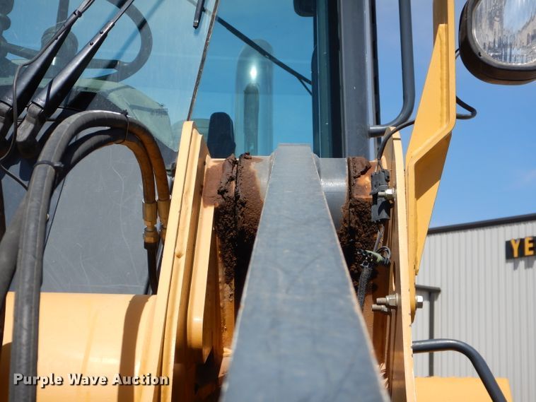 image for item DJ8841 2013 John Deere 624K  wheel loader