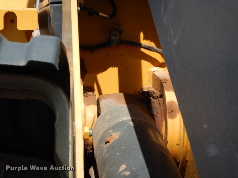 image for item DJ8841 2013 John Deere 624K  wheel loader