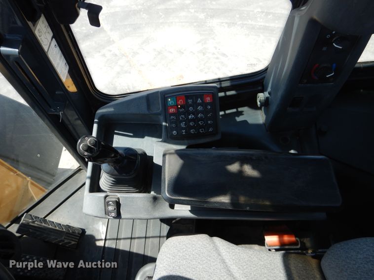 image for item DJ8841 2013 John Deere 624K  wheel loader