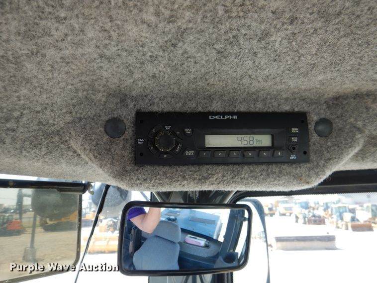 image for item DJ8841 2013 John Deere 624K  wheel loader