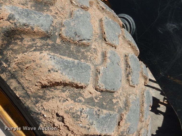 image for item DJ8841 2013 John Deere 624K  wheel loader