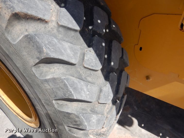 image for item DJ8841 2013 John Deere 624K  wheel loader