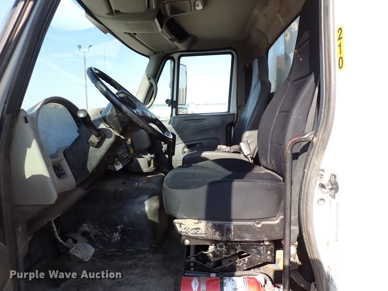 image for item DK4655 2008 International 7600  vacuum truck