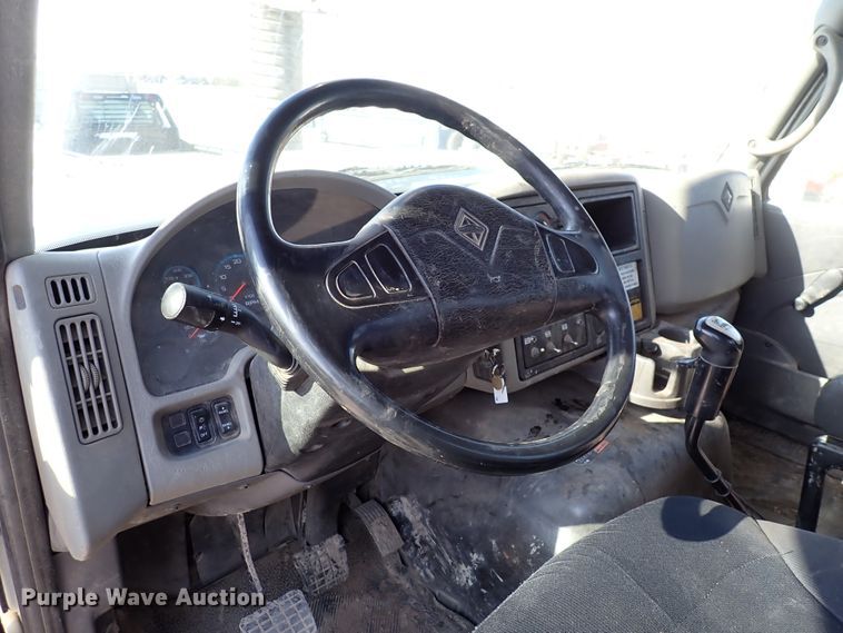 image for item DK4655 2008 International 7600  vacuum truck