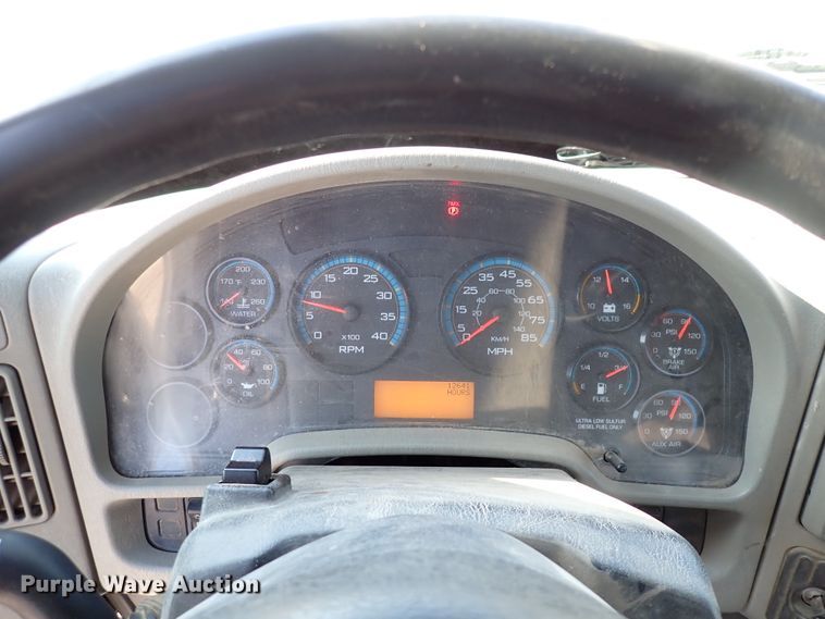 image for item DK4655 2008 International 7600  vacuum truck