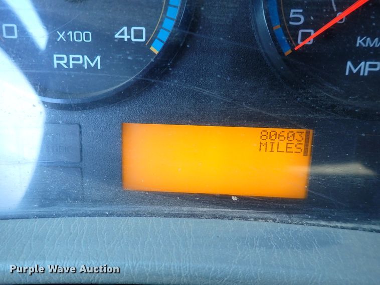 image for item DK4655 2008 International 7600  vacuum truck