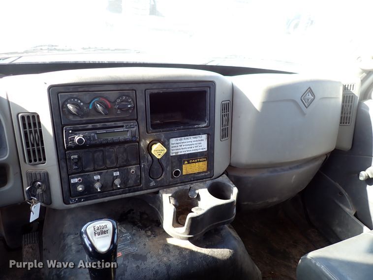 image for item DK4655 2008 International 7600  vacuum truck