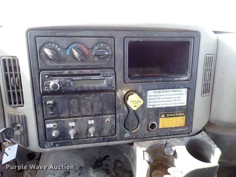 image for item DK4655 2008 International 7600  vacuum truck