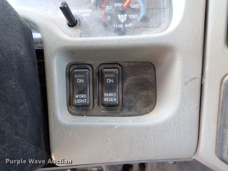 image for item DK4655 2008 International 7600  vacuum truck