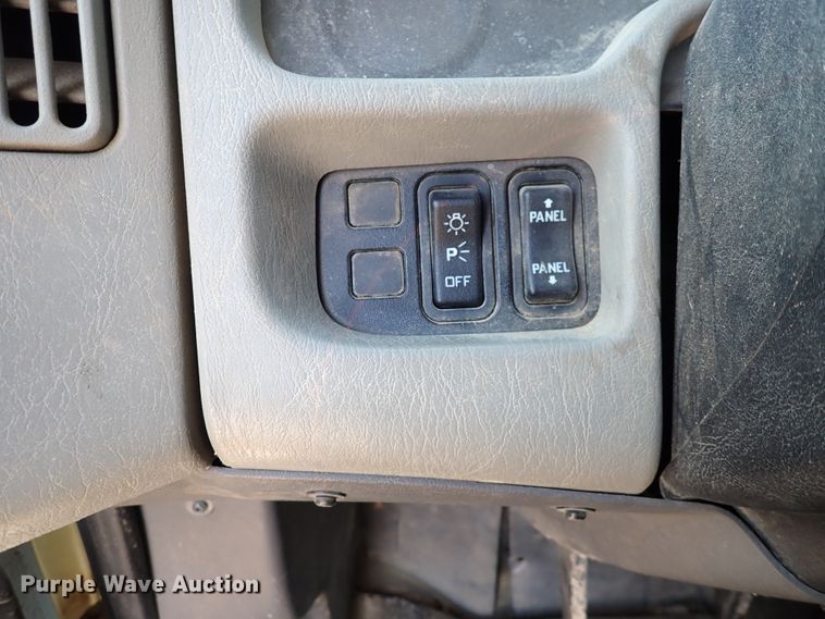 image for item DK4655 2008 International 7600  vacuum truck