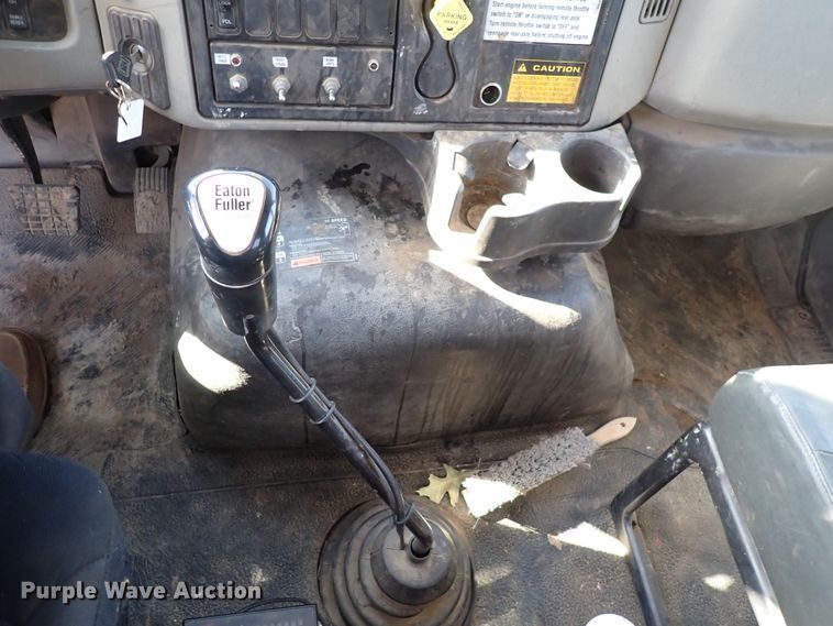 image for item DK4655 2008 International 7600  vacuum truck