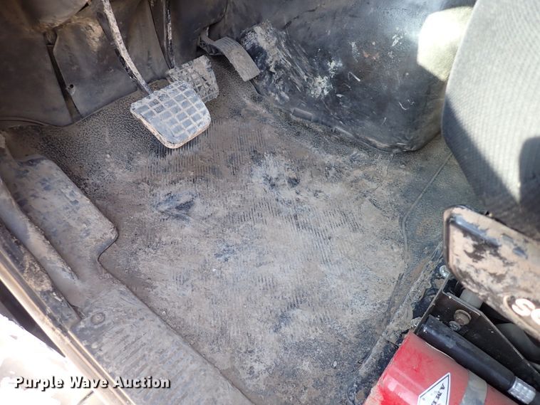 image for item DK4655 2008 International 7600  vacuum truck