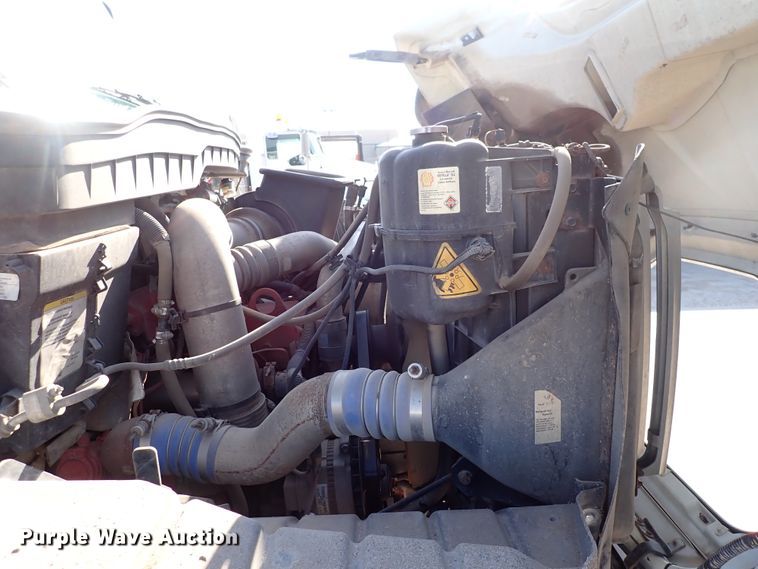 image for item DK4655 2008 International 7600  vacuum truck