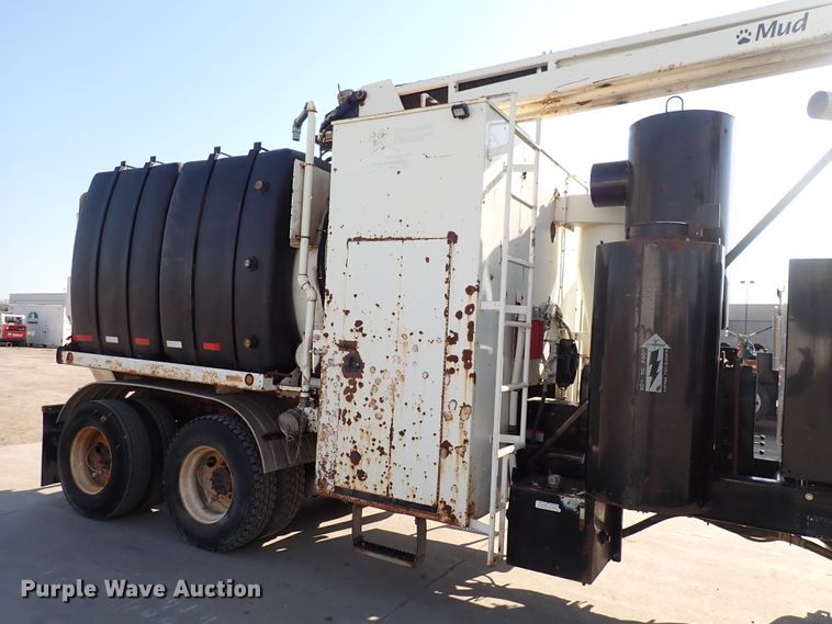 image for item DK4655 2008 International 7600  vacuum truck