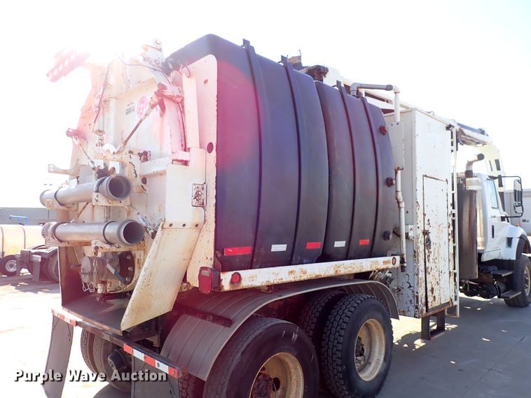 image for item DK4655 2008 International 7600  vacuum truck