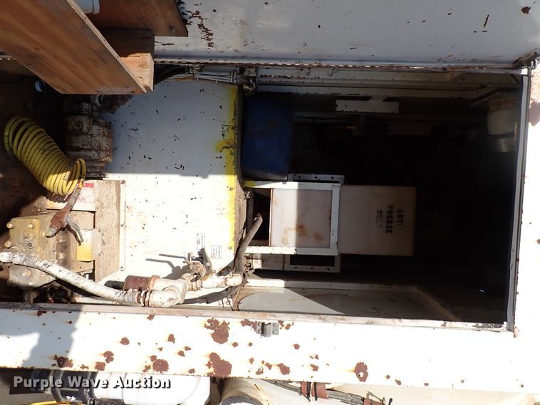 image for item DK4655 2008 International 7600  vacuum truck