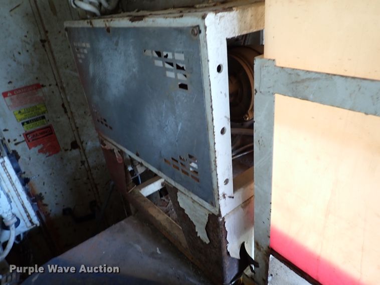 image for item DK4655 2008 International 7600  vacuum truck