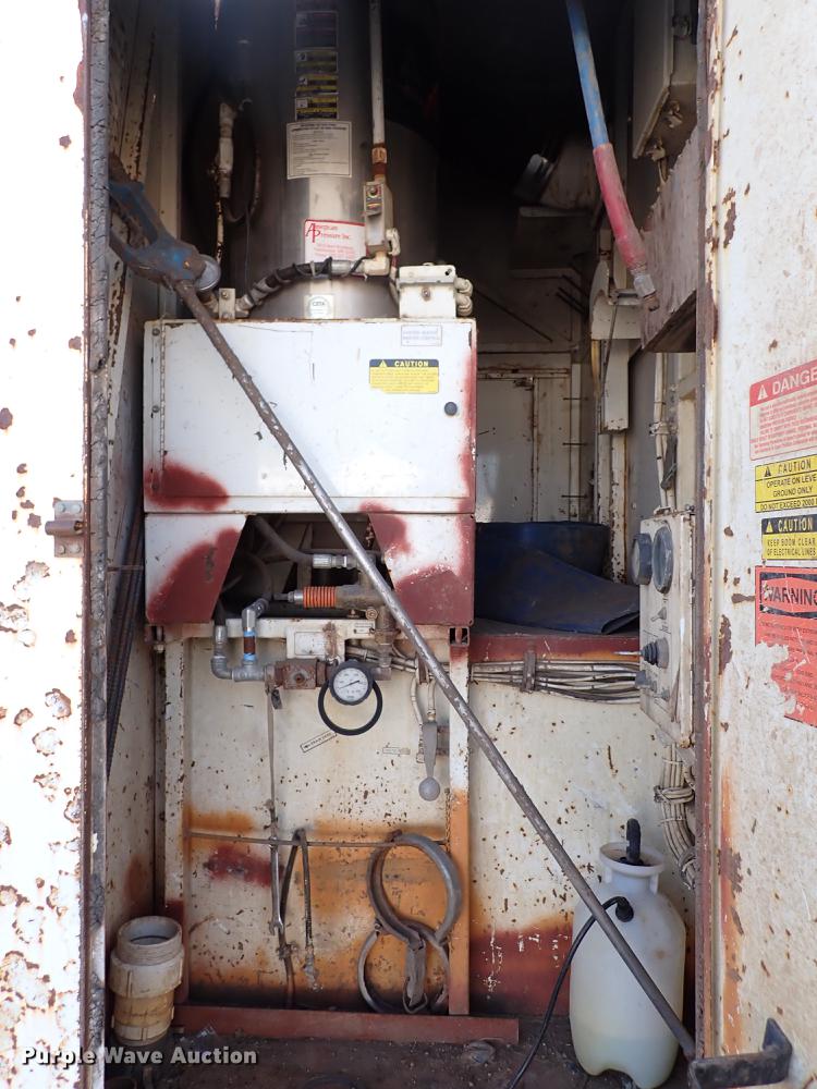 image for item DK4655 2008 International 7600  vacuum truck