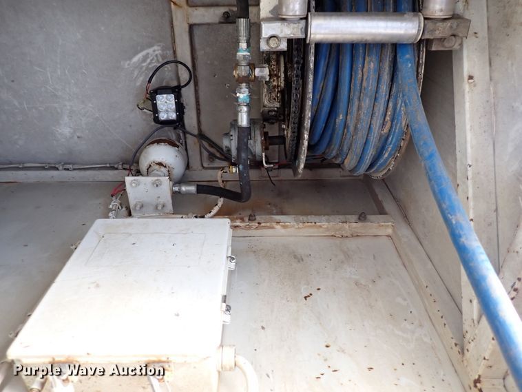 image for item DK4655 2008 International 7600  vacuum truck