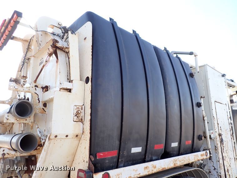 image for item DK4655 2008 International 7600  vacuum truck