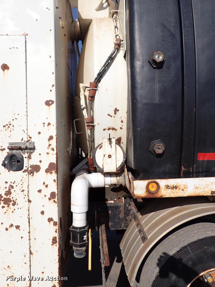 image for item DK4655 2008 International 7600  vacuum truck