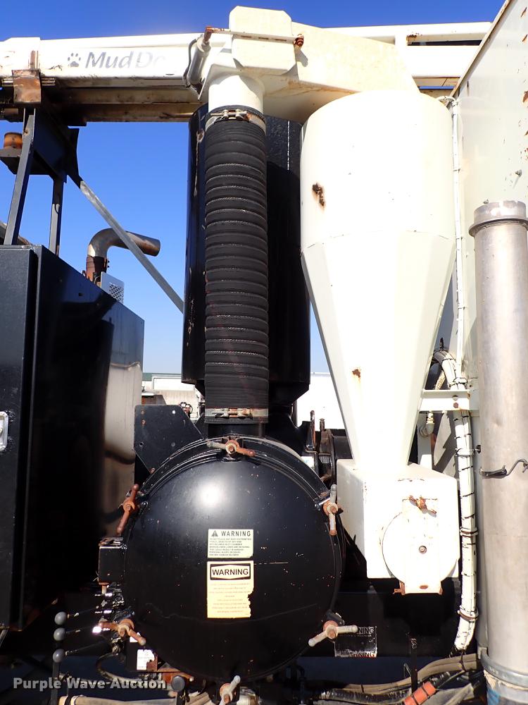 image for item DK4655 2008 International 7600  vacuum truck